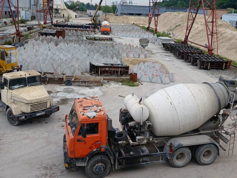 Перевалка вантажів із залізниці на автомобільний транспорт